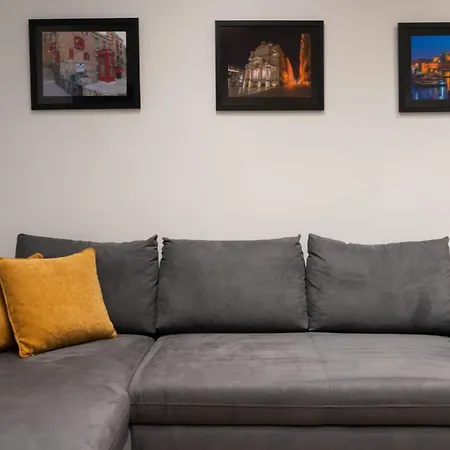 St Nicholas Street Apartman Valletta